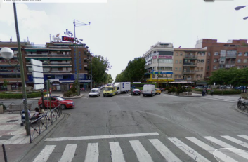 Vista actual de la plaza de Ciudad Lineal, desde el lugar donde se encontraban los furgones policiales